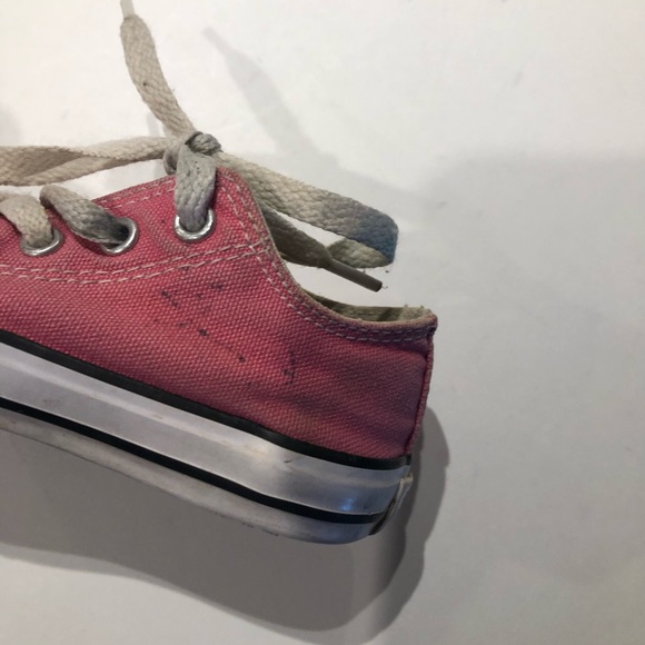 Converse little girls size 7 pink good condition - Picture 7 of 8